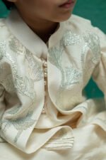 Gottalace Embroidered Jacket Kurta Set - Image 5